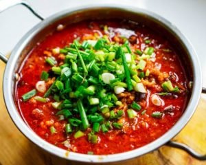 SPICY TOMATO-MUSHROOM SOUP