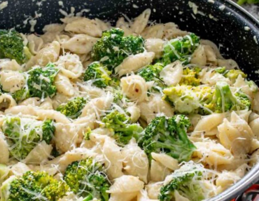 creamy vegan broccoli pasta